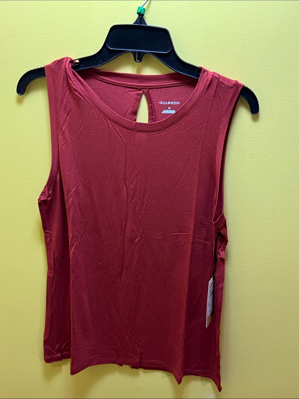 NWT Halogen sleeveless top.